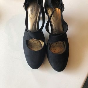 Dexflex Comfort dress shoe and matching bag